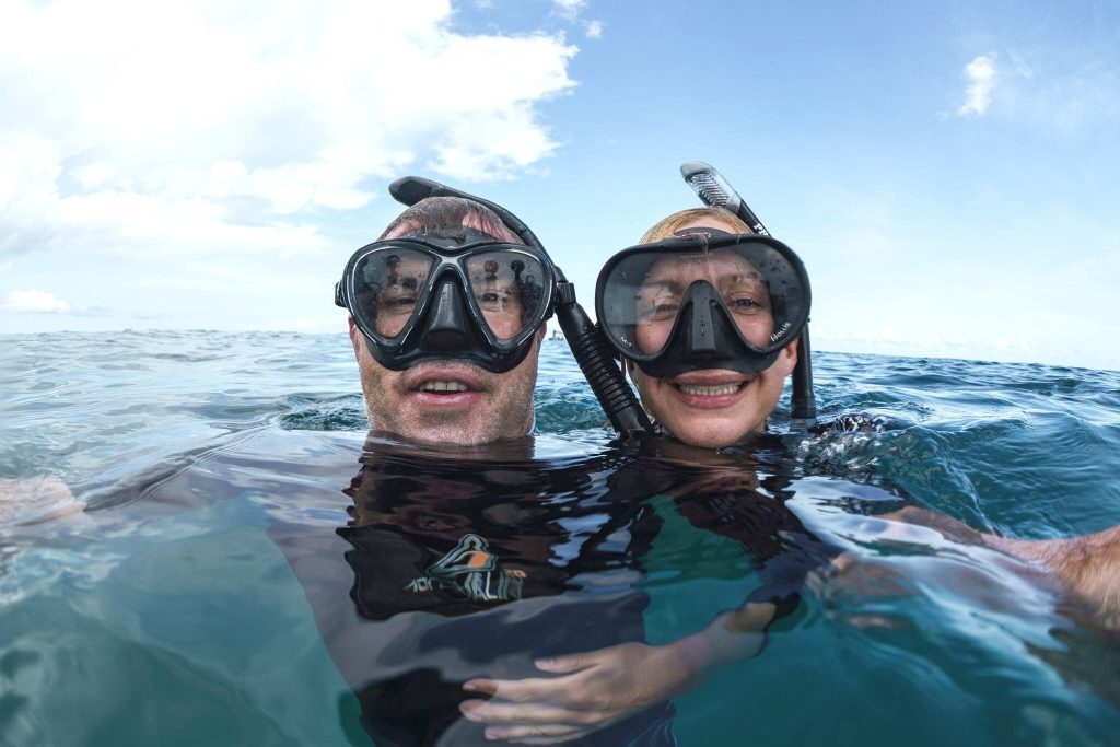 Safety And Clarity: The Essential Role Of Snorkeling Goggles